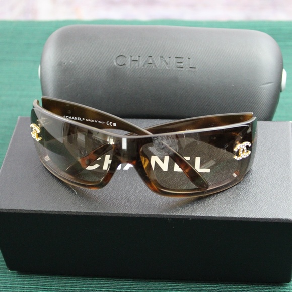 Chanel Sunglasses - Picture 2 of 8